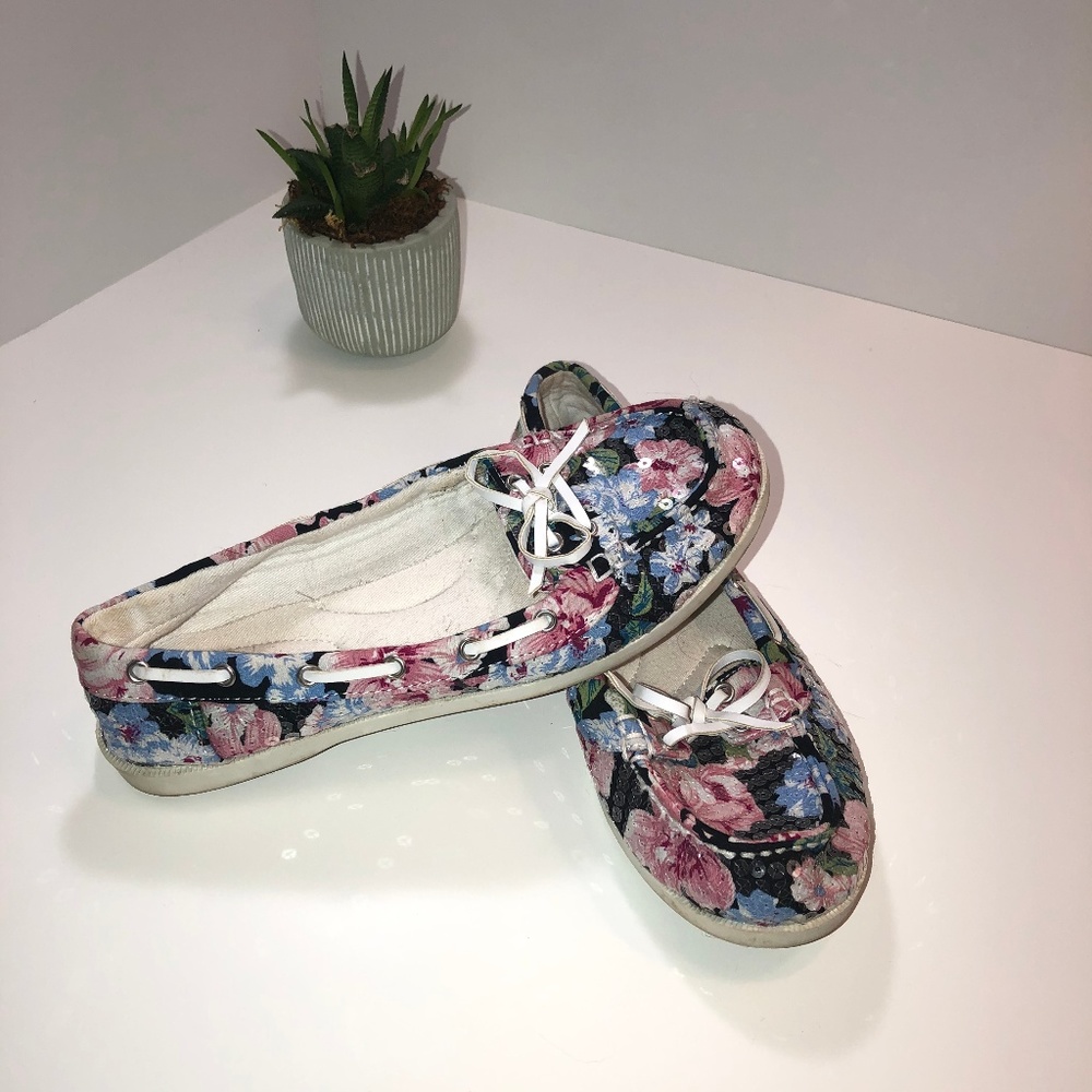 Dexflex comfortable flower sequin flats, 6.5